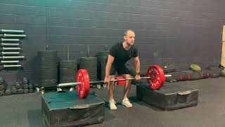 Block clean deadlift demonstration